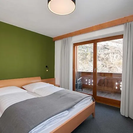 Gurglhof Apartmenthaus 4*