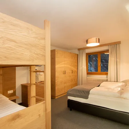 Gurglhof Apartmenthaus アパートホテル