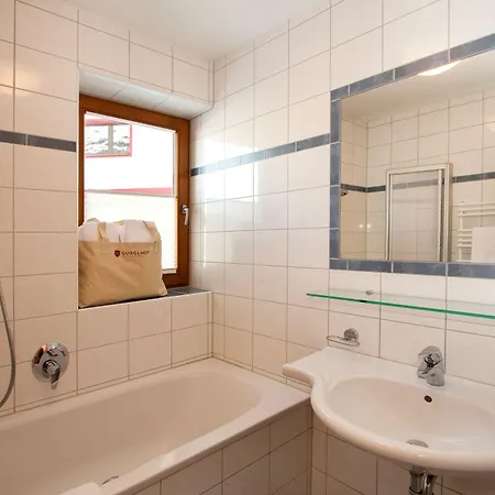 Gurglhof Apartmenthaus アパートホテル オーバーグールグル